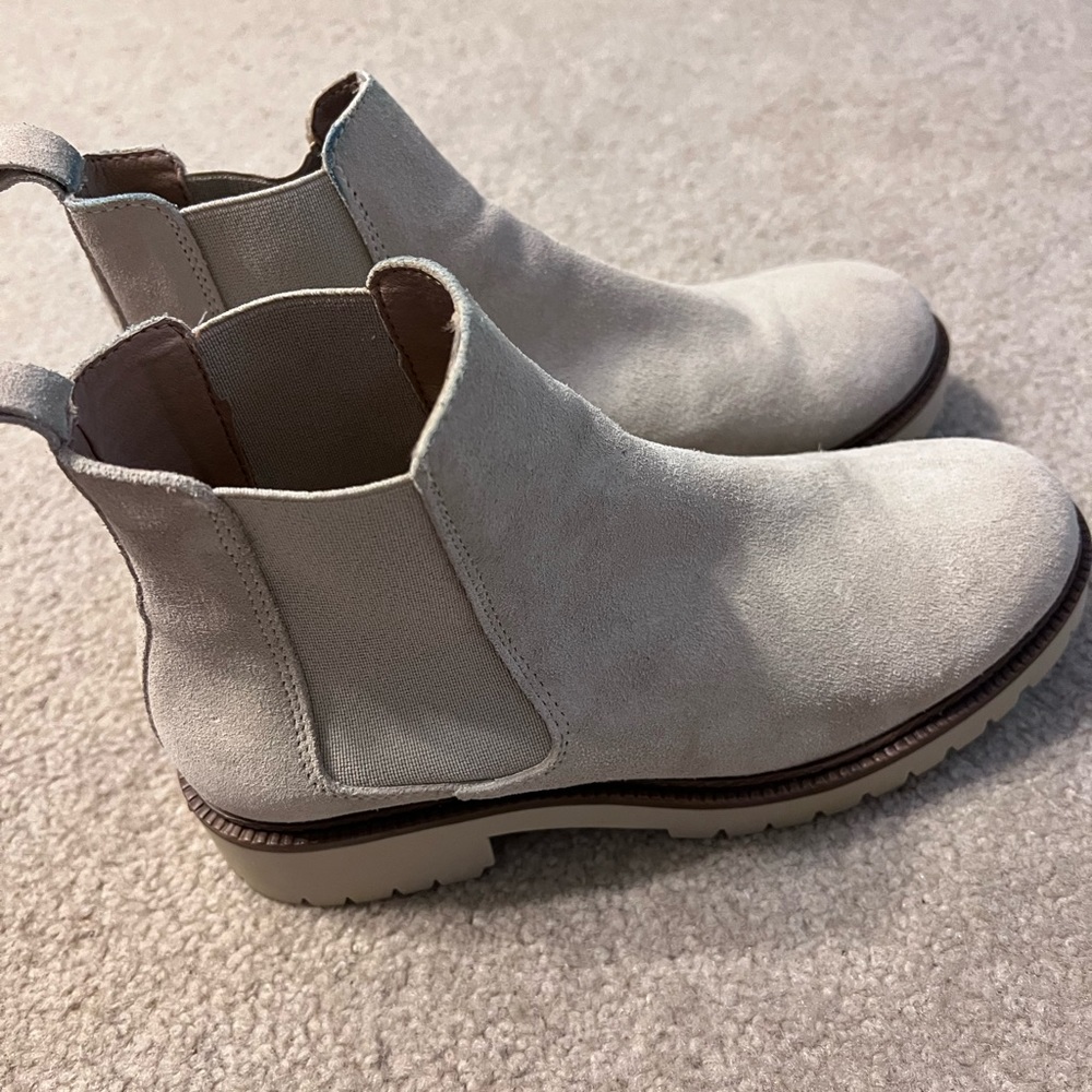 Ankle Boot (similar Chelsea)